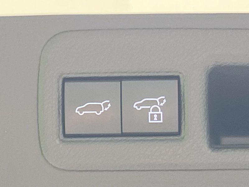 2021 Toyota Harrier Hybrid 6AA-AXUH80 (UW-6a6abf4c49181)[16]
