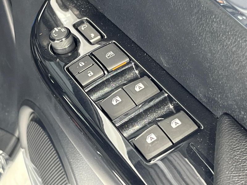 2022 Toyota Hilux 3DF-GUN125 (UW-6a6ac01922450)[21]