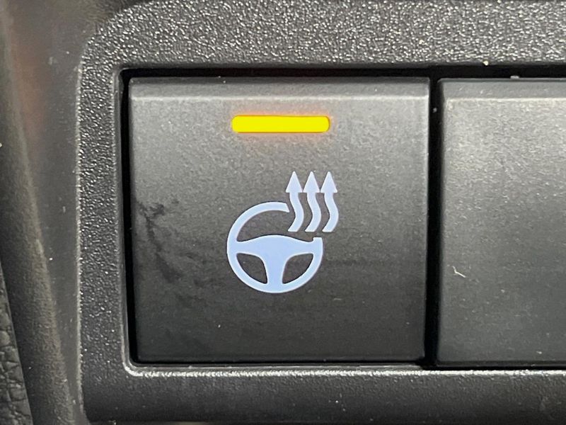 2021 Toyota Aqua 6AA-MXPK11 (UW-6a6ac1c1a9cda)[26]