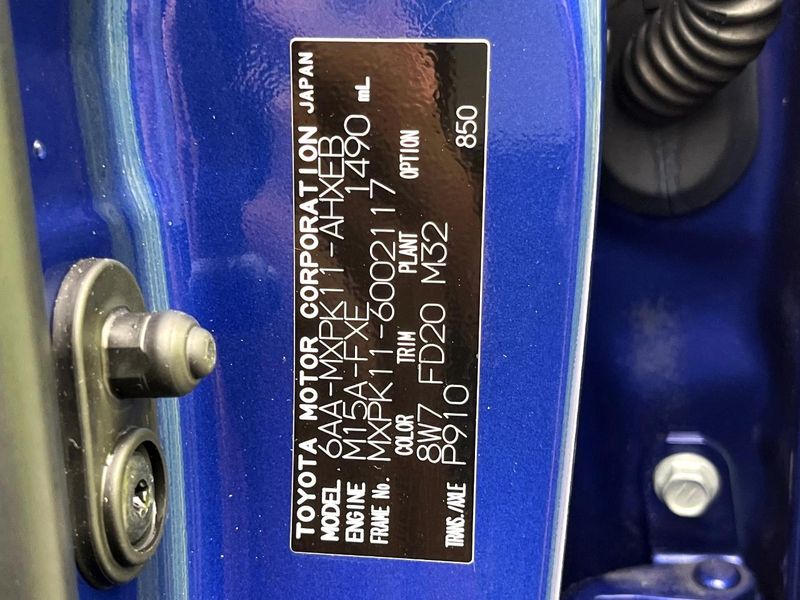 2022 Toyota Aqua 6AA-MXPK11 (UW-6a6ac1c73d4ff)[1]