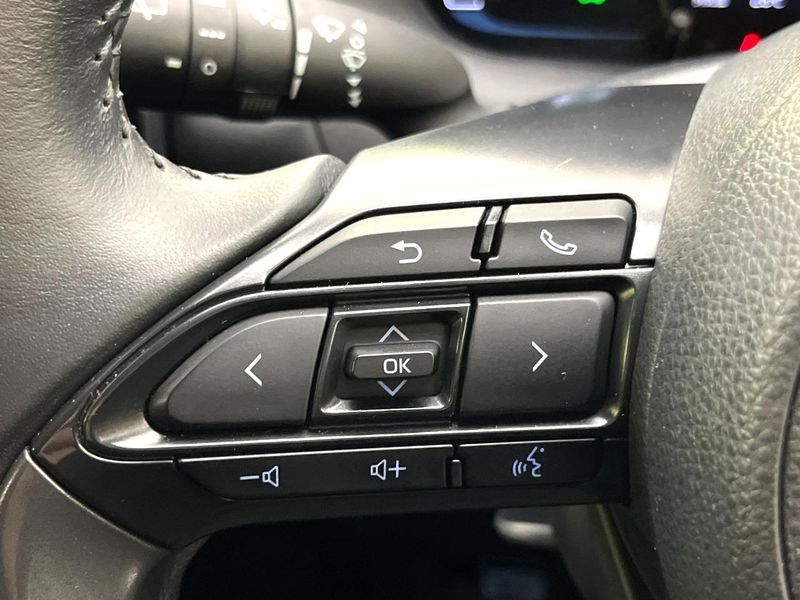 2022 Toyota Aqua 6AA-MXPK11 (UW-6a6ac1c73d4ff)[15]