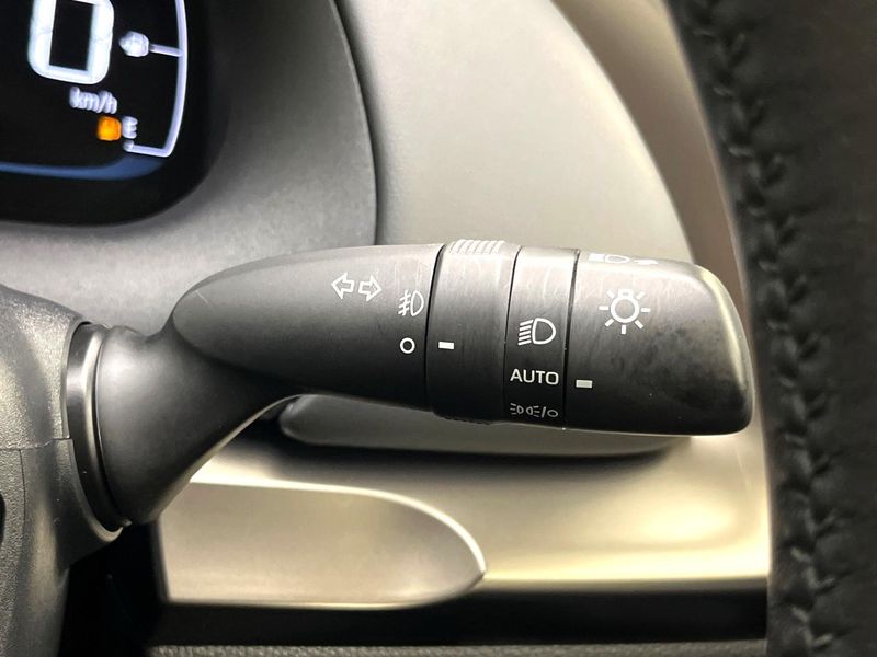 2022 Toyota Aqua 6AA-MXPK11 (UW-6a6ac1c73d4ff)[16]