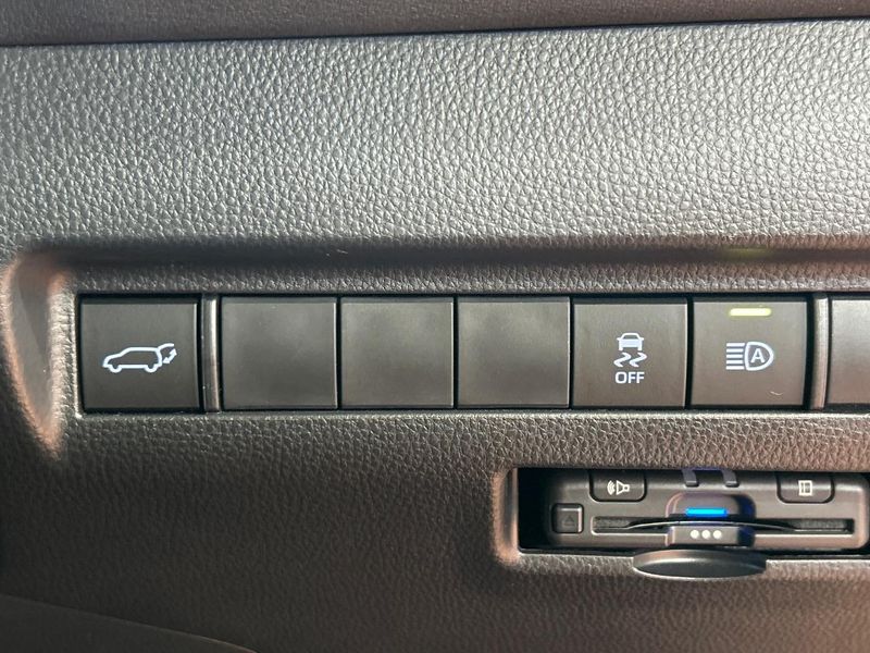 2021 Toyota Harrier 6BA-MXUA80 (UW-6a6ac1d66033b)[5]