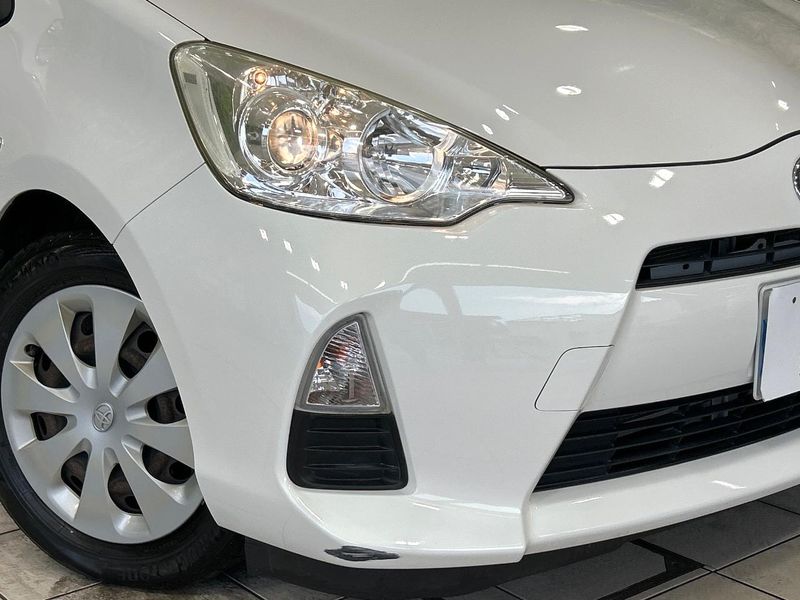 2012 Toyota Aqua DAA-NHP10 (UW-6a6ac1f869df3)[12]