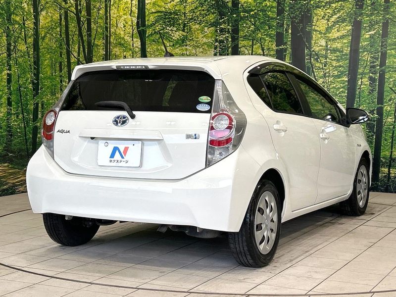 2012 Toyota Aqua DAA-NHP10 (UW-6a6ac1f869df3)[9]