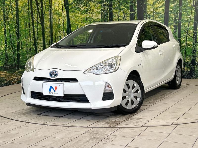 2012 Toyota Aqua DAA-NHP10 (UW-6a6ac1f869df3)[0]