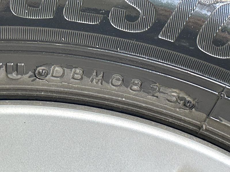 2012 Toyota Aqua DAA-NHP10 (UW-6a6ac1f869df3)[17]