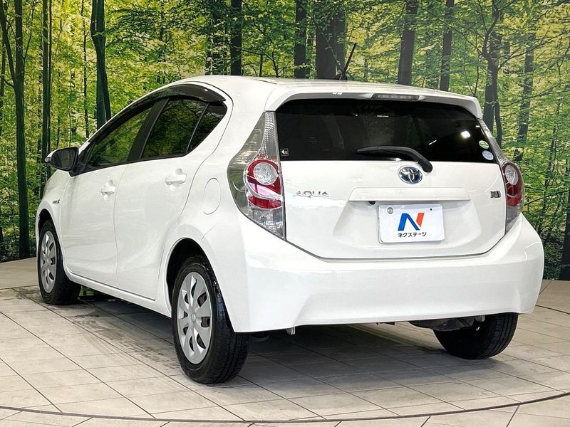2012 Toyota Aqua DAA-NHP10 (UW-6a6ac1f869df3)[7]