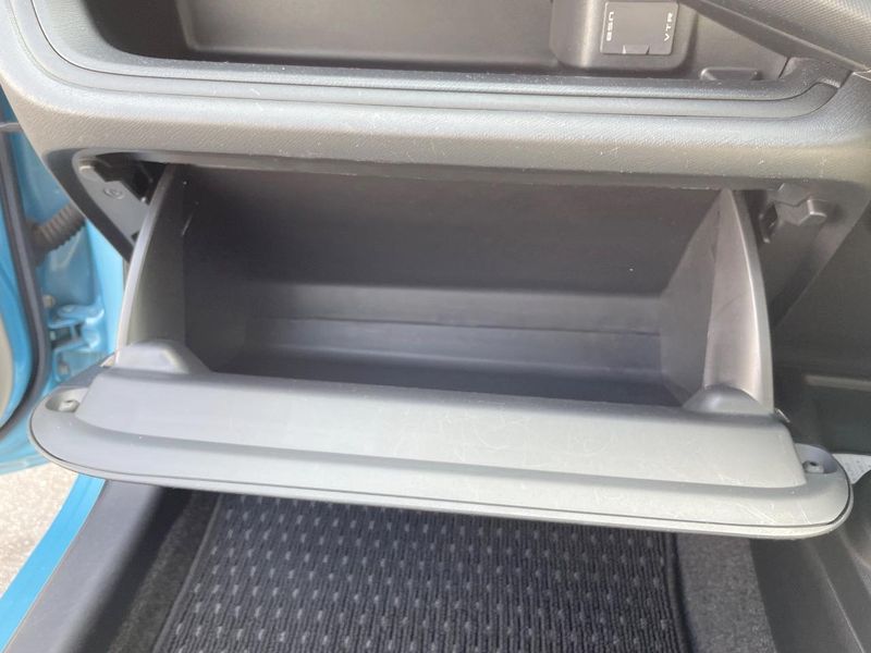 2013 Toyota Aqua DAA-NHP10 (UW-6a6ac1f980d11)[4]