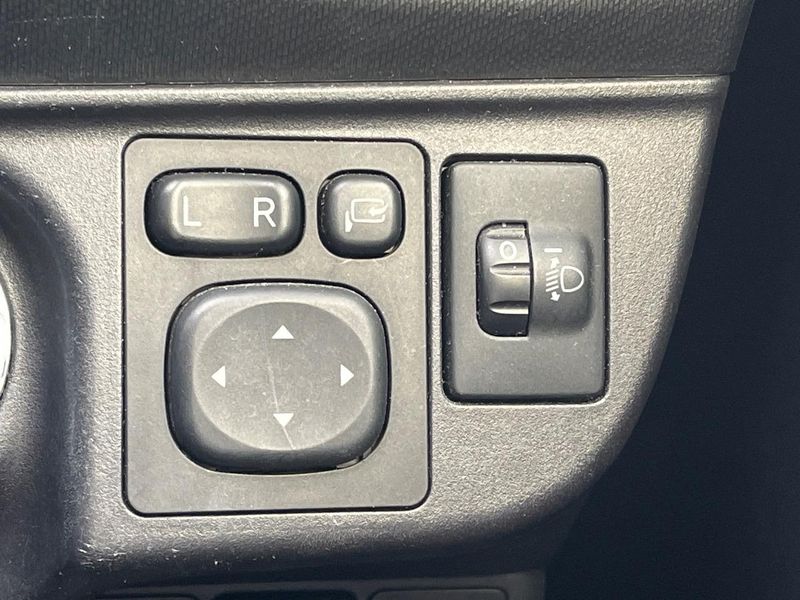 2014 Toyota Aqua DAA-NHP10 (UW-6a6ac1fce3041)[18]