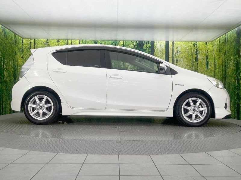 2013 Toyota Aqua DAA-NHP10 (UW-6a6ac201d35f6)[20]