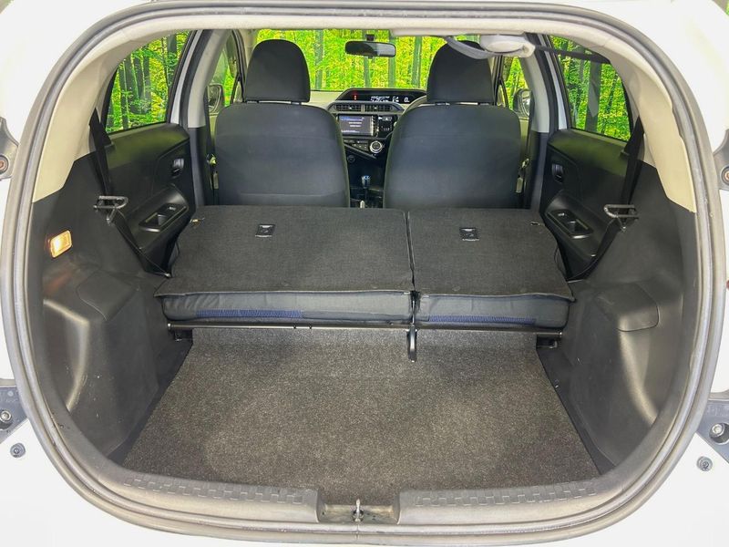 2015 Toyota Aqua DAA-NHP10 (UW-6a6ac202cb6bc)[21]