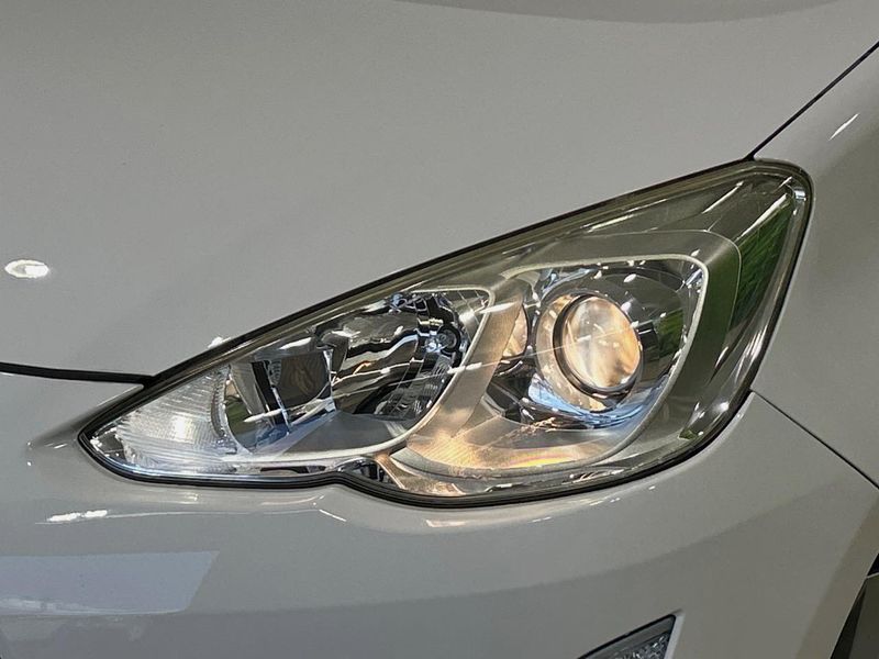 2015 Toyota Aqua DAA-NHP10 (UW-6a6ac202cb6bc)[5]