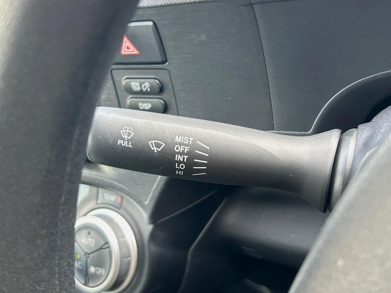 2015 Toyota Aqua DAA-NHP10 (UW-6a6ac20327e7f)[24]