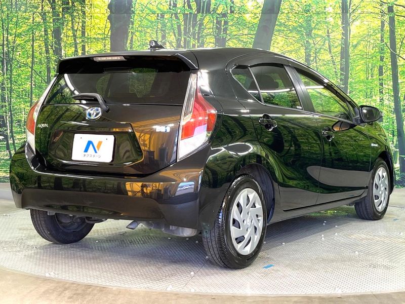 2015 Toyota Aqua DAA-NHP10 (UW-6a6ac20381c56)[9]