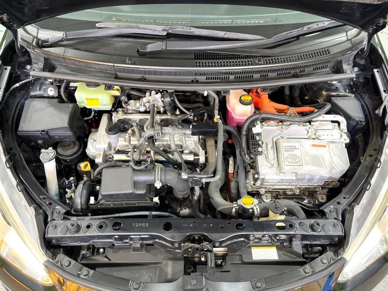 2015 Toyota Aqua DAA-NHP10 (UW-6a6ac20381c56)[4]