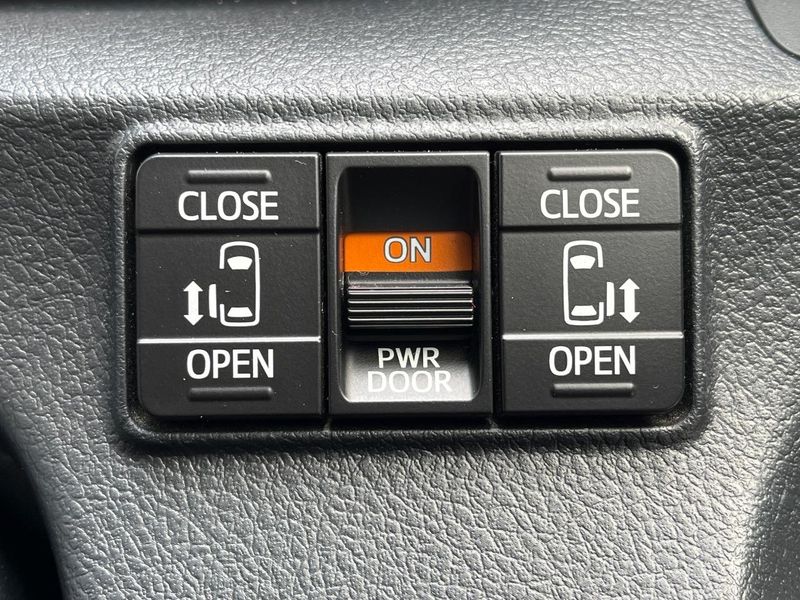 2019 Toyota Sienta DBA-NSP170G (UW-6a6ac219cfdf0)[17]