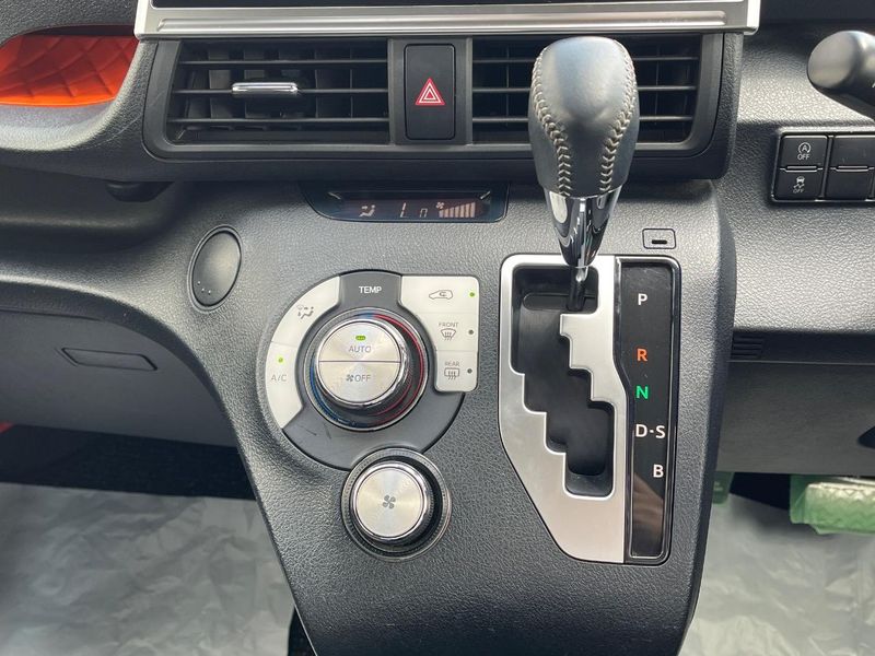 2019 Toyota Sienta DBA-NSP170G (UW-6a6ac219cfdf0)[15]