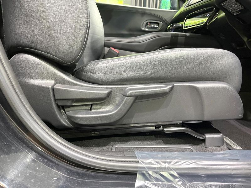 2015 Honda Vezel DAA-RU3 (UW-6a6ac237b809e)[26]