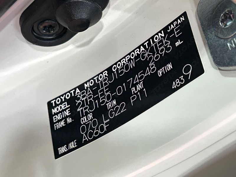 2023 Toyota Land Cruiser Prado 3BA-TRJ150W (UW-6a6ac278485e3)[1]
