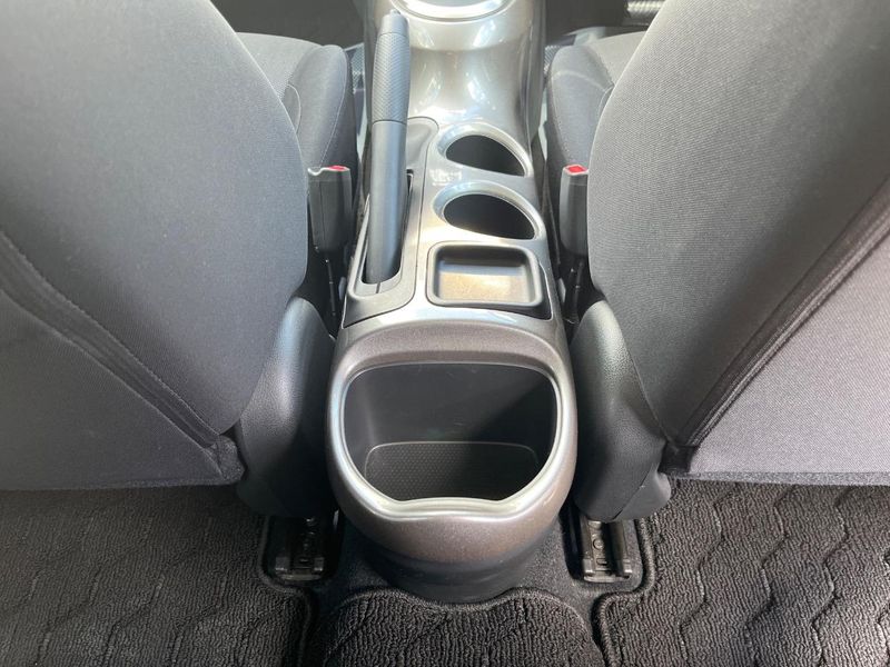 2011 Nissan JUKE DBA-YF15 (UW-6a6ac2aad4279)[24]