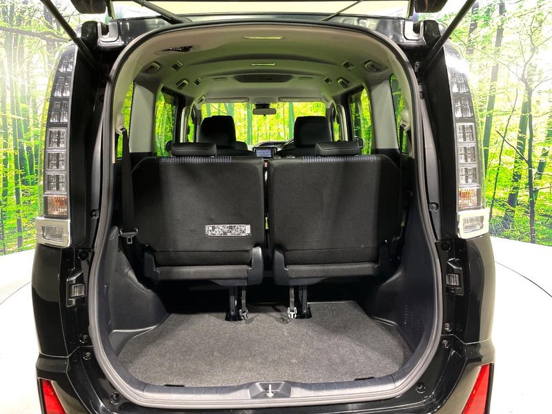 2016 Toyota Voxy DBA-ZRR80W (UW-6a6ac2bfb5dcc)[14]
