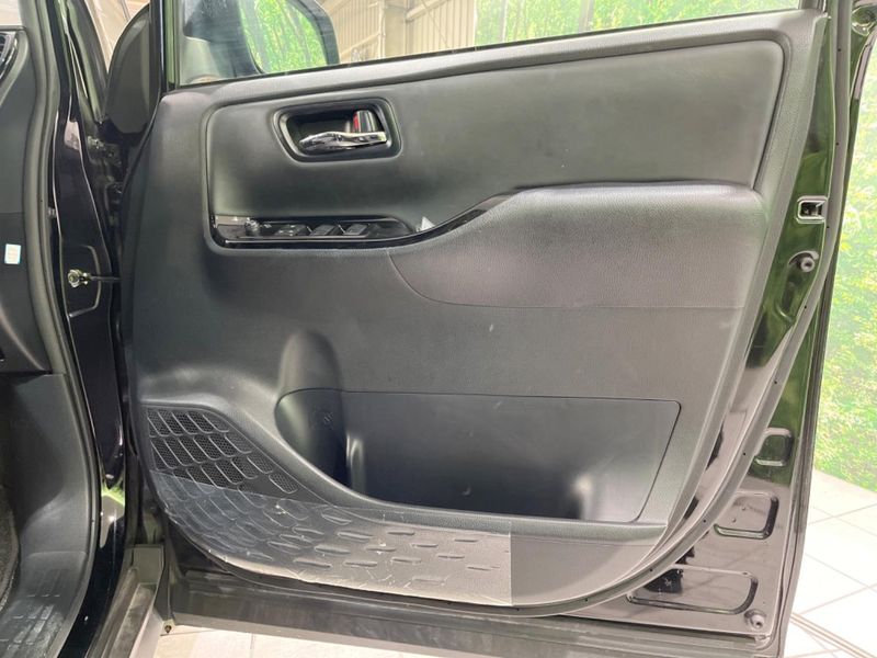 2021 Toyota Voxy 3BA-ZRR80W (UW-6a6ac2c9d8ff6)[17]