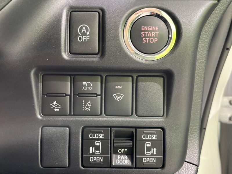 2021 Toyota Voxy 3BA-ZRR85W (UW-6a6ac2cc68c05)[19]