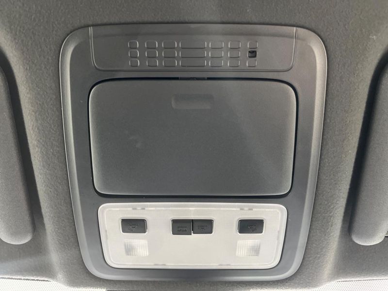 2021 Toyota Voxy 3BA-ZRR85W (UW-6a6ac2cc68c05)[21]