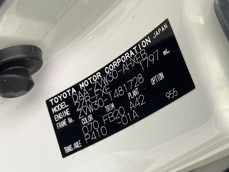 2012 Toyota Prius DAA-ZVW30 (UW-6a6ac2daad3cb)[1]