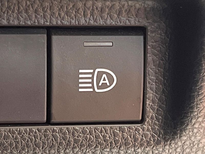2019 Toyota RAV4 6AA-AXAH54 (UW-6a6c10e787d35)[26]