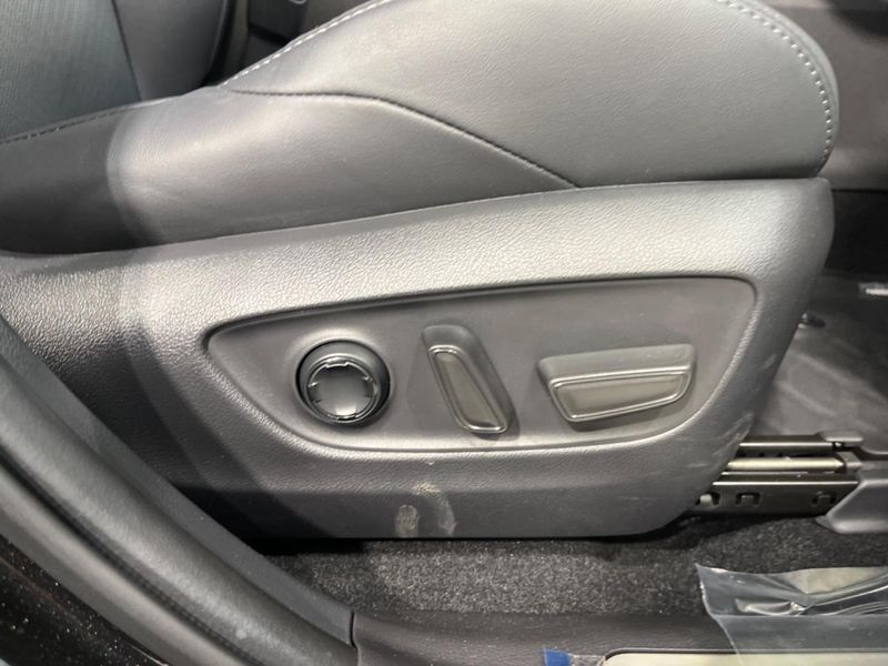 2024 Toyota Harrier Hybrid 6AA-AXUH80 (UW-6a6c10f884660)[29]