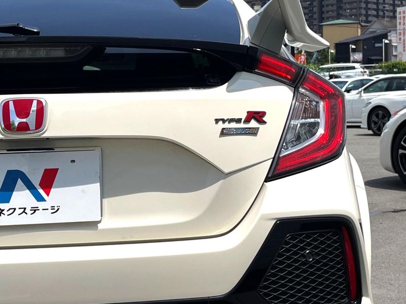 2017 Honda Civic DBA-FK8 (UW-6a6c11825dbf1)[22]