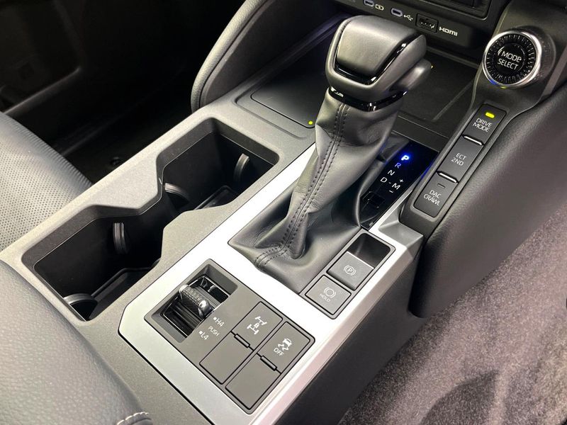 2024 Toyota Land Cruiser 250 3DA-GDJ250W (UW-6a6c11945e0b1)[29]