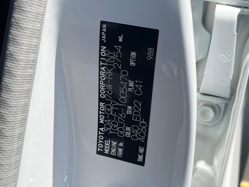 2024 Toyota Land Cruiser 70 3DA-GDJ76W (UW-6a6c1196e0ffe)[1]