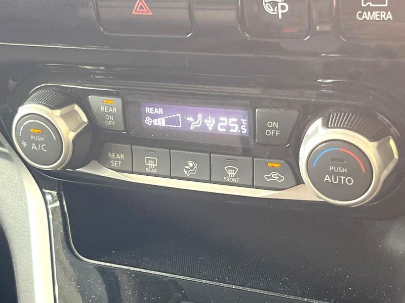 2016 Nissan Serena DAA-GFC27 (UW-6a6c1199a7ff9)[22]