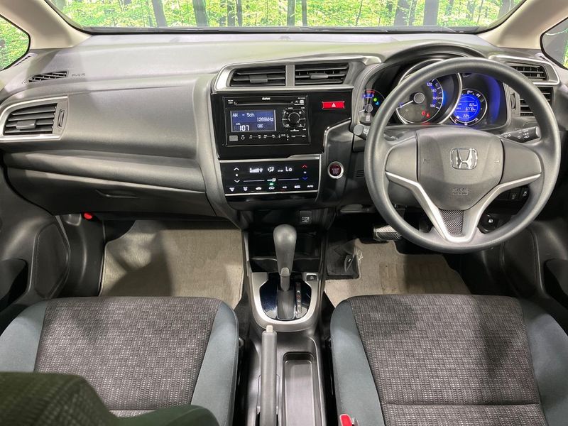 2015 Honda Fit DBA-GK3 (UW-6a6c11a9bcaee)[15]