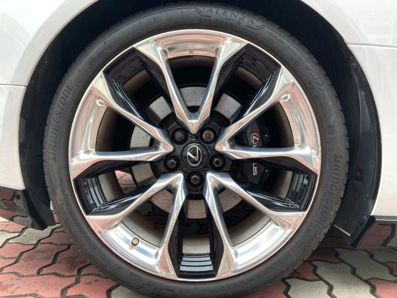 2017 Lexus LC DAA-GWZ100 (UW-6a6c11d144aba)[21]