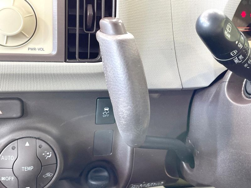 2015 Toyota Passo DBA-KGC30 (UW-6a6c128d34d83)[17]