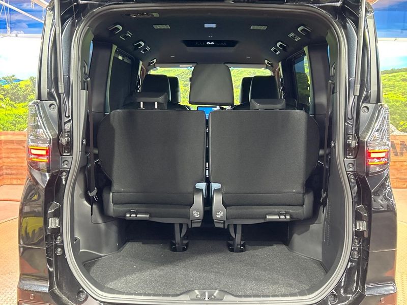 2022 Toyota Voxy 6BA-MZRA90W (UW-6a6c13b956332)[29]