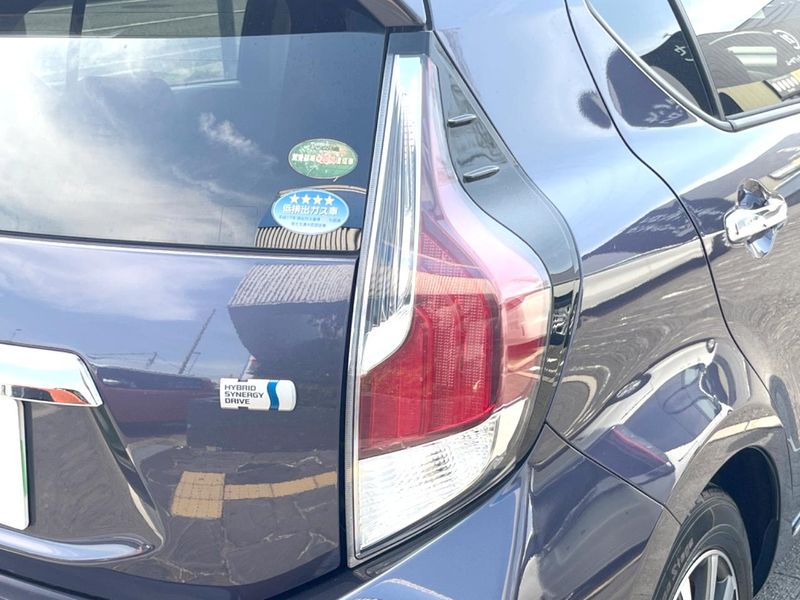 2015 Toyota Aqua DAA-NHP10 (UW-6a6c13cc73b5f)[21]