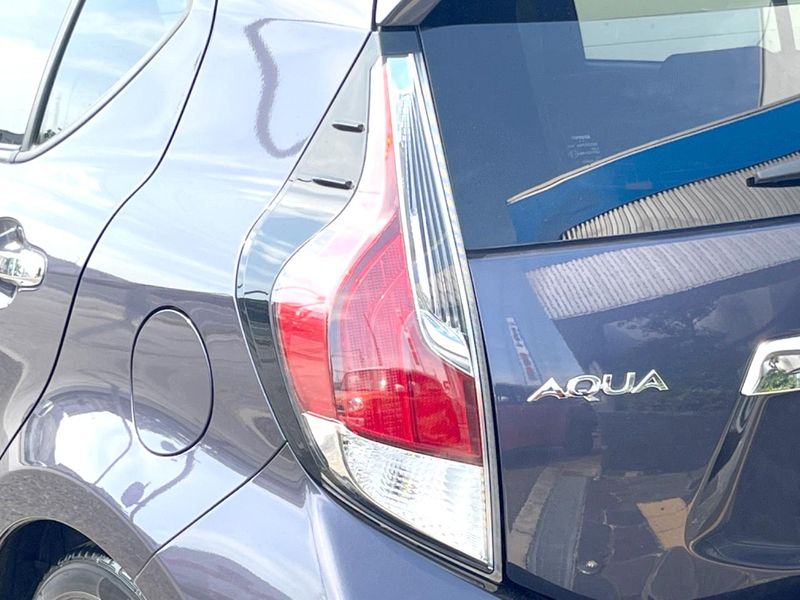 2015 Toyota Aqua DAA-NHP10 (UW-6a6c13cc73b5f)[17]