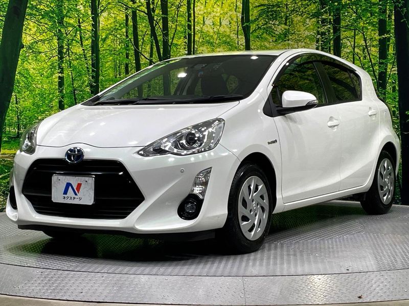 2015 Toyota Aqua DAA-NHP10 (UW-6a6c13d3558d4)[4]