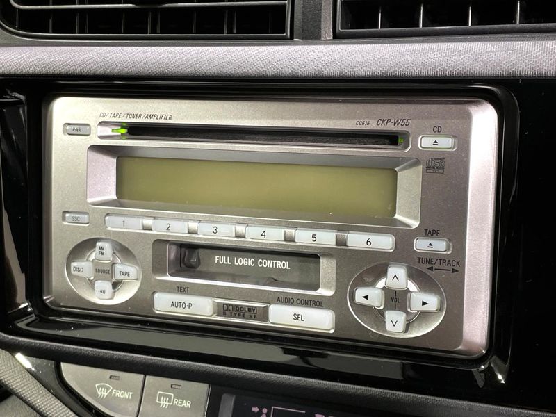 2015 Toyota Aqua DAA-NHP10 (UW-6a6c13d3558d4)[11]