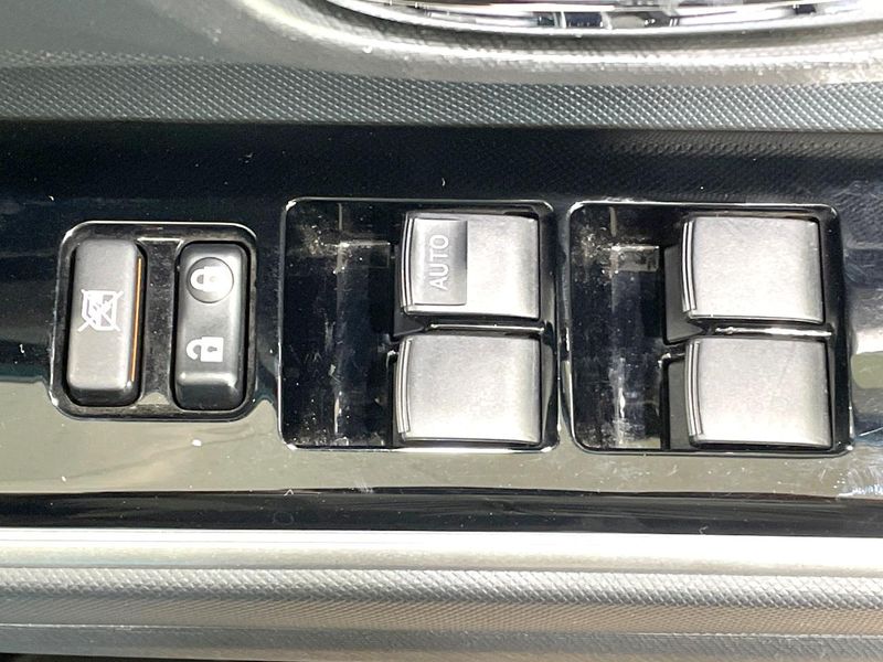 2017 Toyota Aqua DAA-NHP10H (UW-6a6c13d57070d)[8]