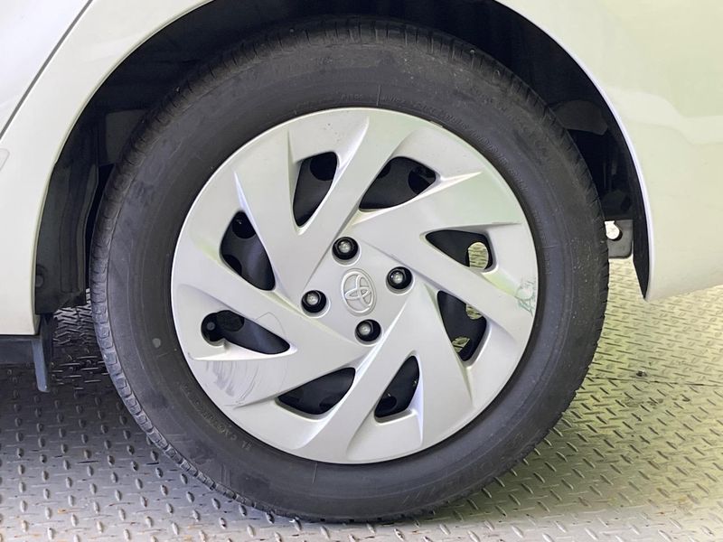 2018 Toyota Aqua DAA-NHP10 (UW-6a6c13d6bbbe6)[23]