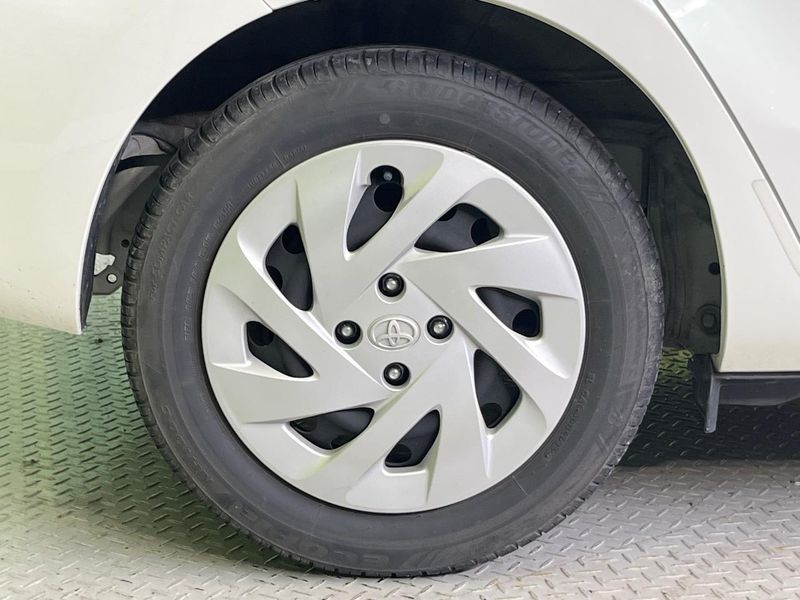 2018 Toyota Aqua DAA-NHP10 (UW-6a6c13d6bbbe6)[25]
