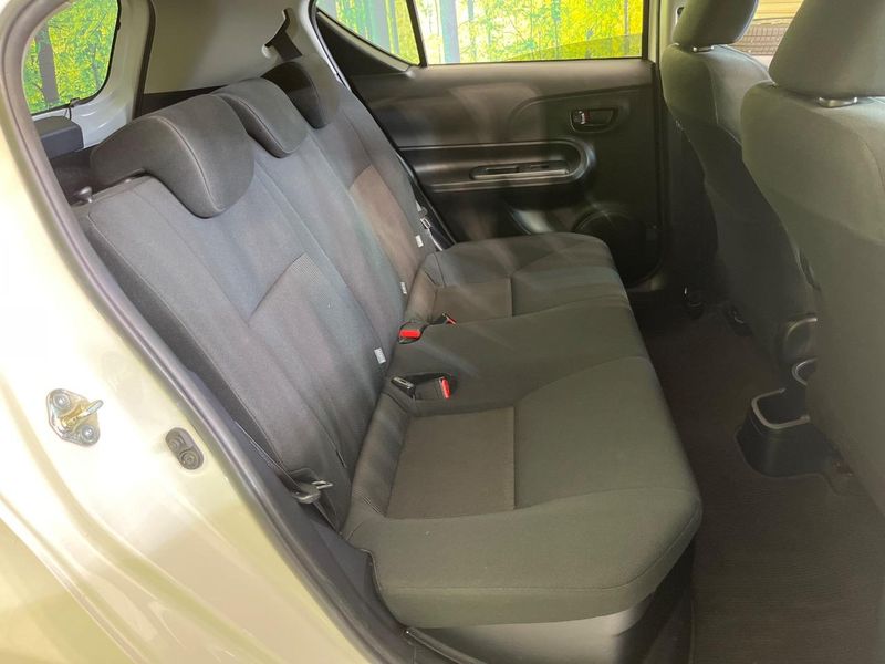 2018 Toyota Aqua DAA-NHP10 (UW-6a6c13d6bbbe6)[27]