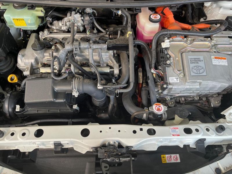 2018 Toyota Aqua DAA-NHP10 (UW-6a6c13d6bbbe6)[4]