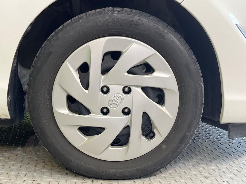 2018 Toyota Aqua DAA-NHP10 (UW-6a6c13d6bbbe6)[18]